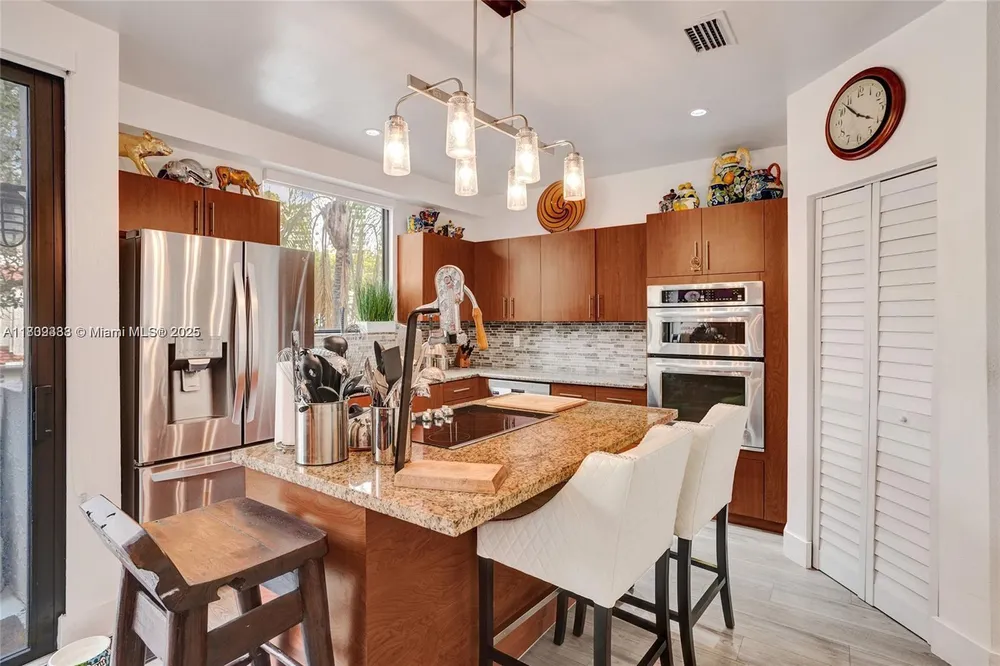 21388 Marina Cove Cir, Aventura, FL 33180