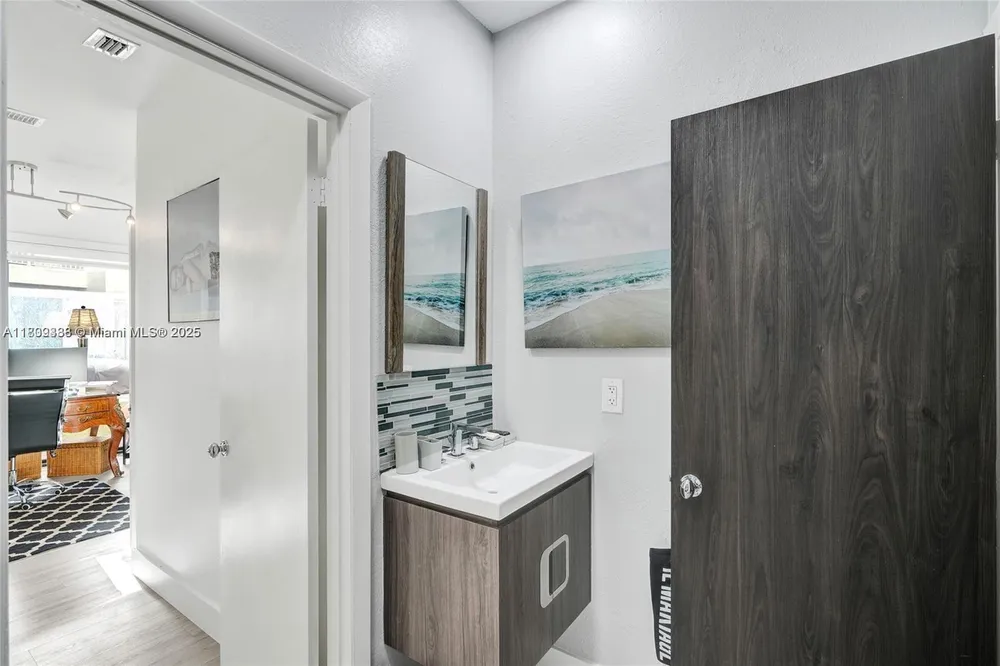 21388 Marina Cove Cir, Aventura, FL 33180