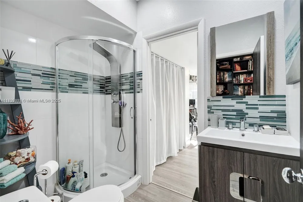 21388 Marina Cove Cir, Aventura, FL 33180