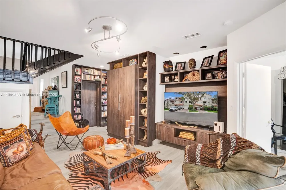 21388 Marina Cove Cir, Aventura, FL 33180