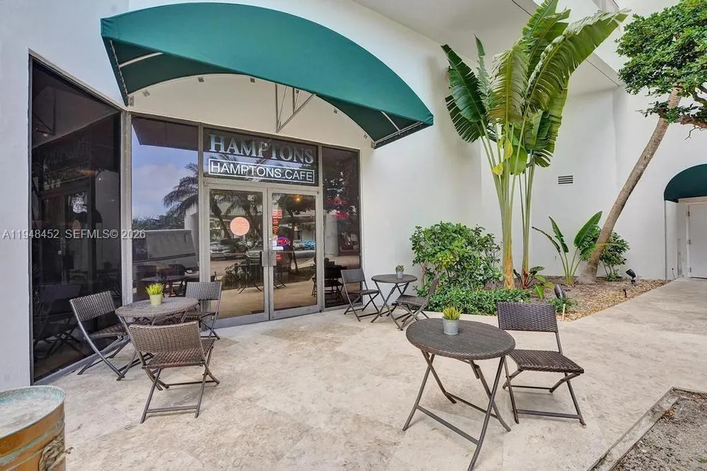 20281 E Country Club Dr, Aventura, FL 33180