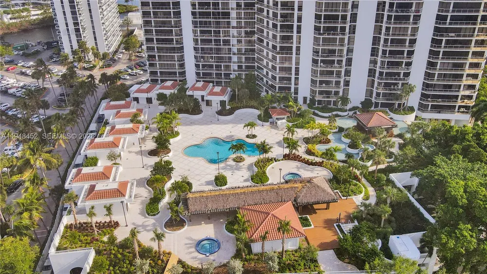 20281 E Country Club Dr, Aventura, FL 33180