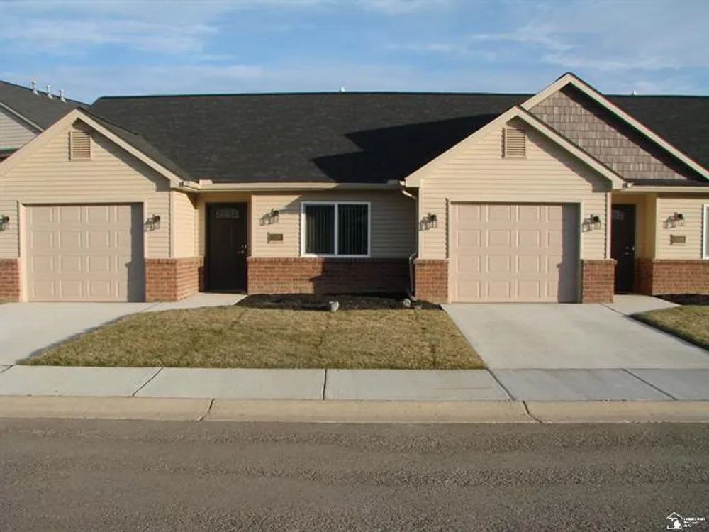 4105 Rosalia Ln, Monroe, MI 48161