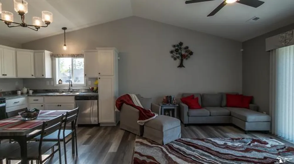4105 Rosalia Ln, Monroe, MI 48161