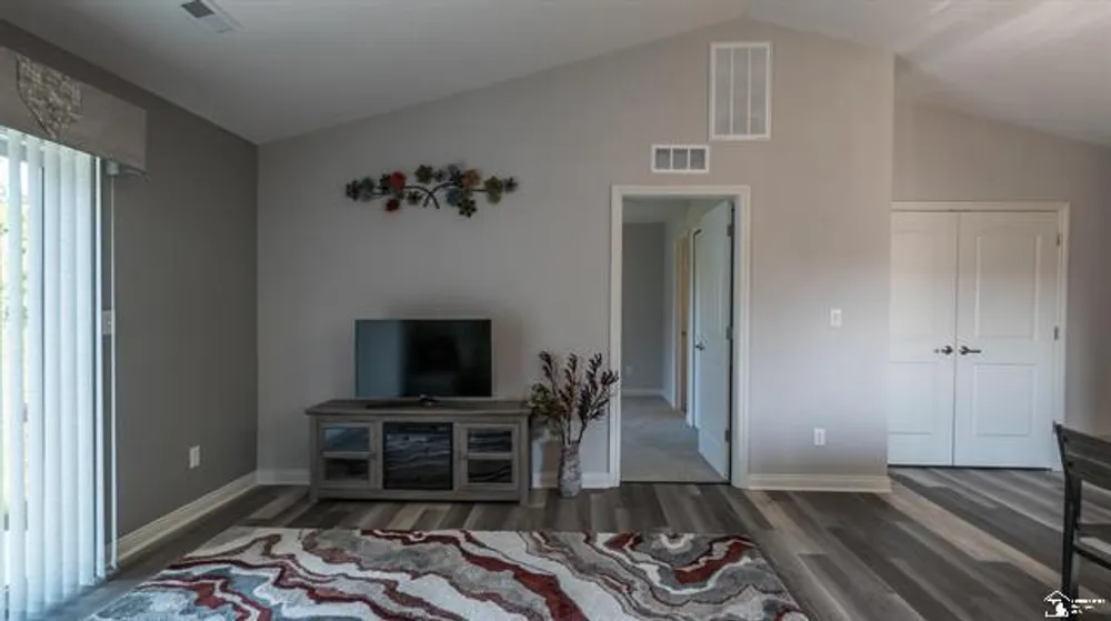 4105 Rosalia Ln, Monroe, MI 48161