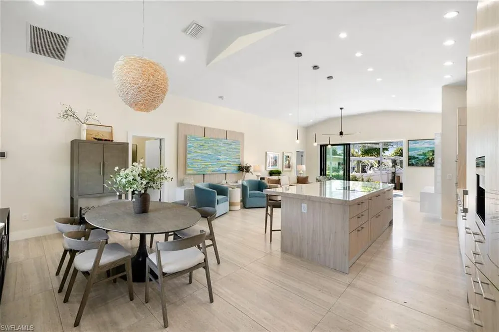 1820 Holiday Ln, Naples, FL 34104