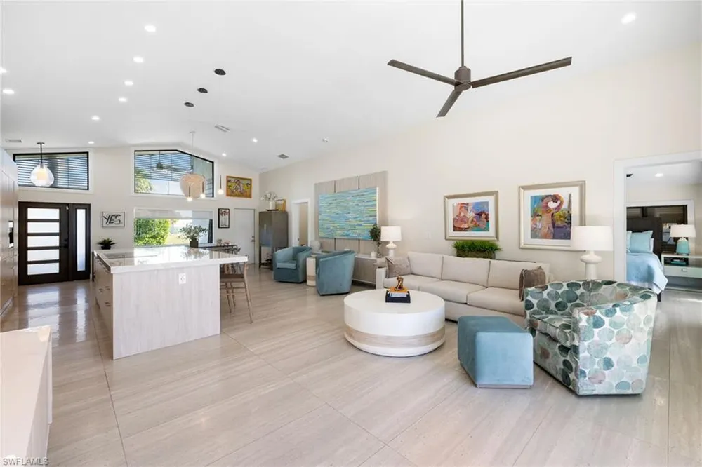 1820 Holiday Ln, Naples, FL 34104