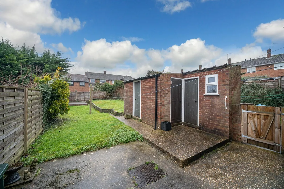 Pond Road, Hemel Hempstead, Hertfordshire, HP3 8BA