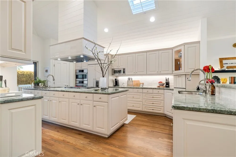 520 Kings Rd, Newport Beach, CA 92663