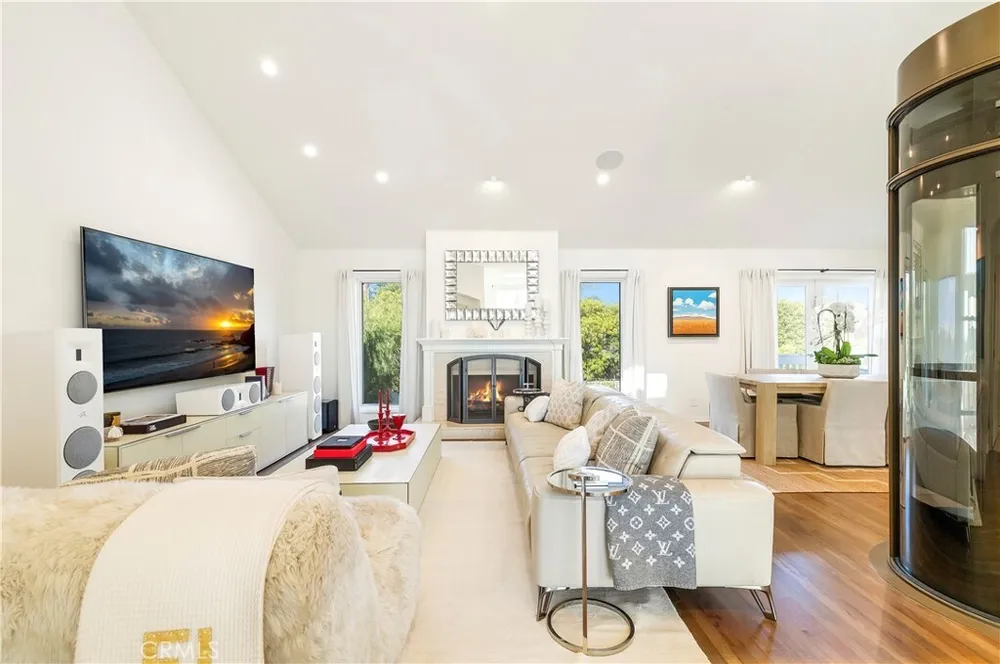 520 Kings Rd, Newport Beach, CA 92663