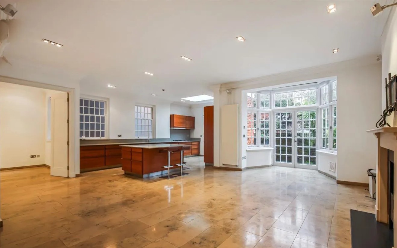 Six-Bedroom Period Residence on Hamilton Terrace, St Johns Wood Image 10