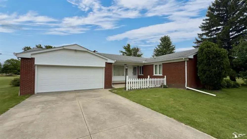 1220 N Raisinville Rd, Monroe, MI 48162