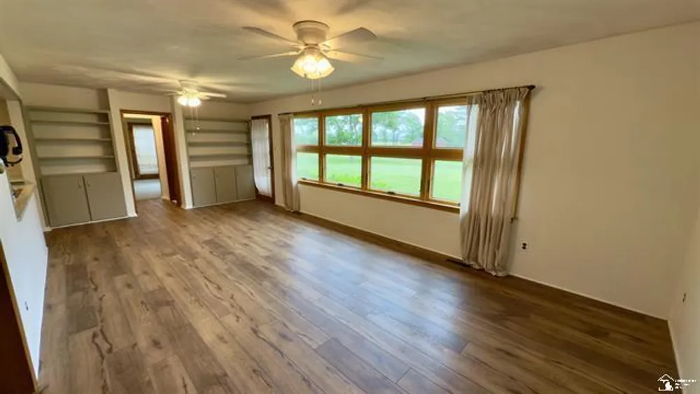 1220 N Raisinville Rd, Monroe, MI 48162
