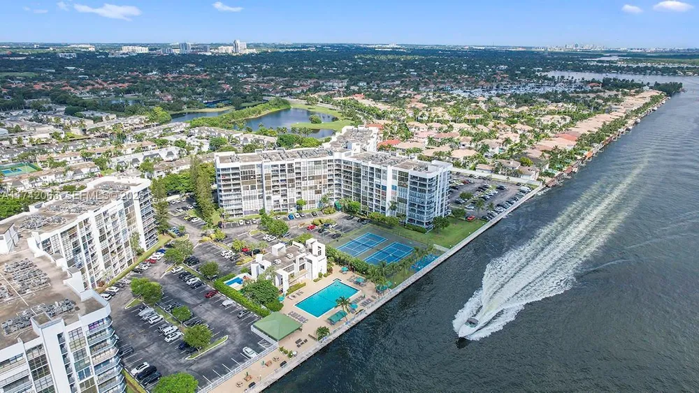 800 Parkview Dr, Hallandale Beach, FL 33009