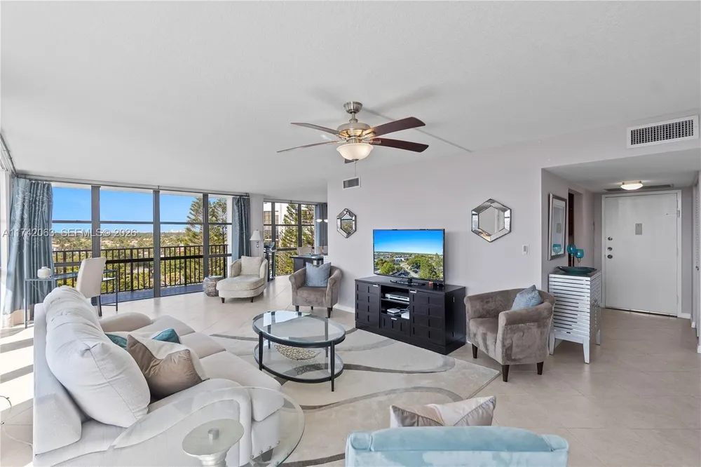 800 Parkview Dr, Hallandale Beach, FL 33009