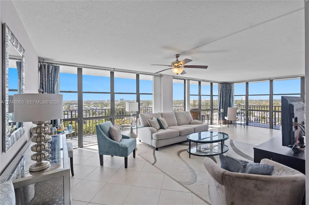 800 Parkview Dr, Hallandale Beach, FL 33009