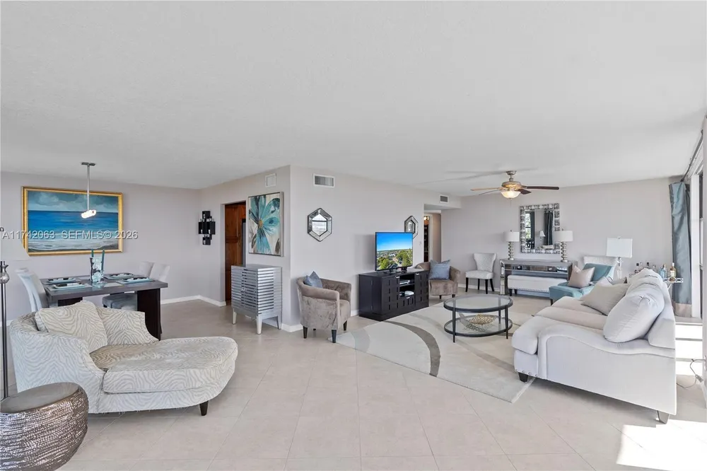 800 Parkview Dr, Hallandale Beach, FL 33009