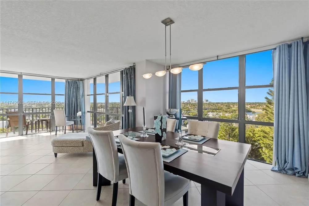 800 Parkview Dr, Hallandale Beach, FL 33009