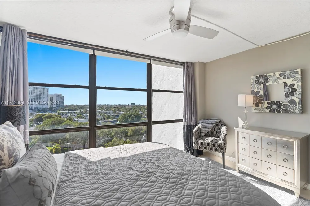 800 Parkview Dr, Hallandale Beach, FL 33009