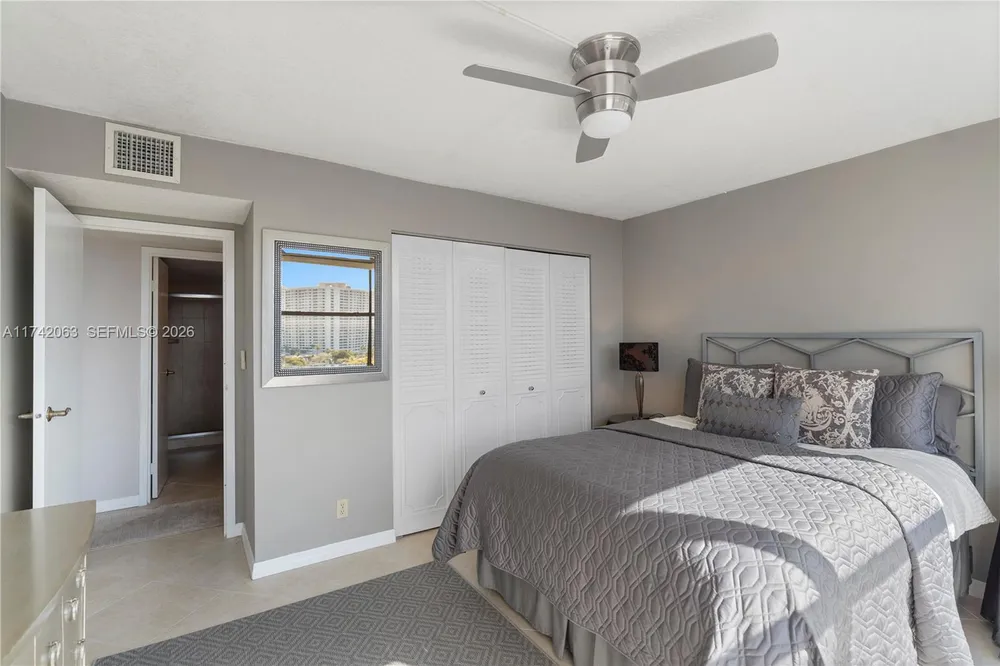 800 Parkview Dr, Hallandale Beach, FL 33009