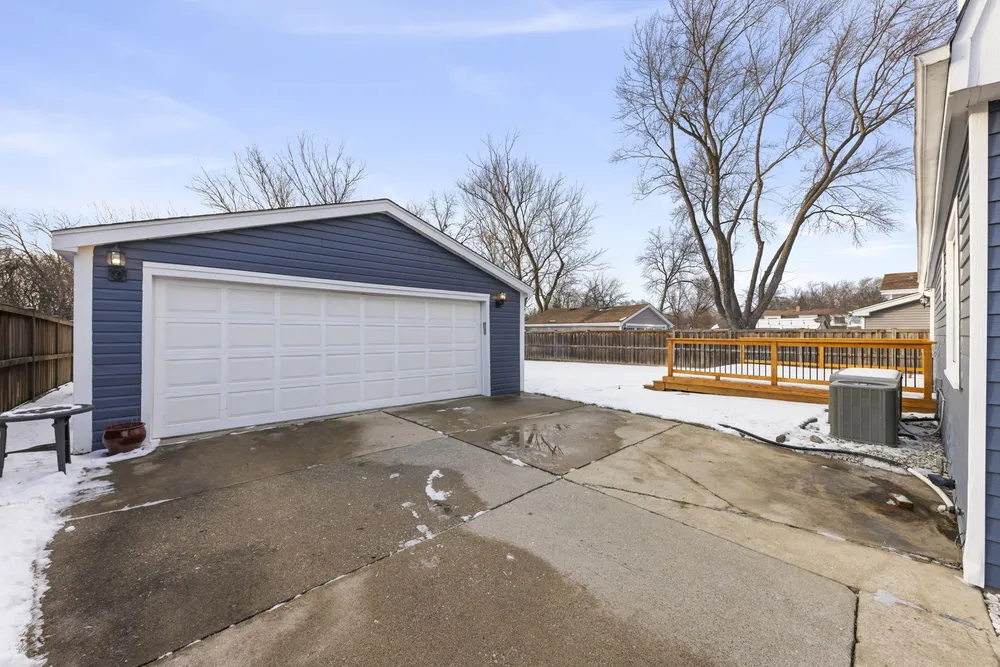416 S Park St, Westmont, IL 60559