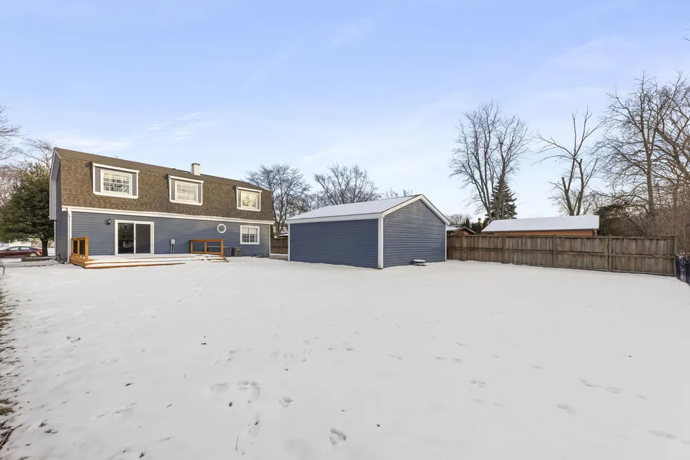 416 S Park St, Westmont, IL 60559