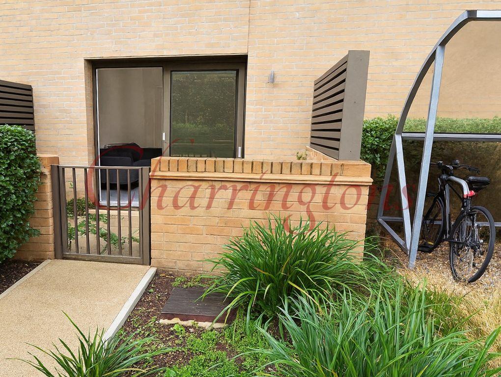MODERN TWO-BEDROOM DUPLEX WITH PRIVATE TERRACE AND PARKING IN HENDON WATERSIDE Image 15
