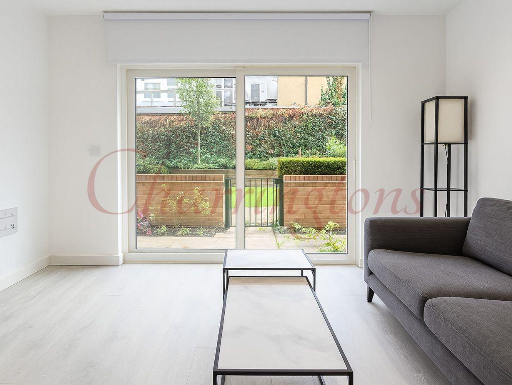 MODERN TWO-BEDROOM DUPLEX WITH PRIVATE TERRACE AND PARKING IN HENDON WATERSIDE Image 6