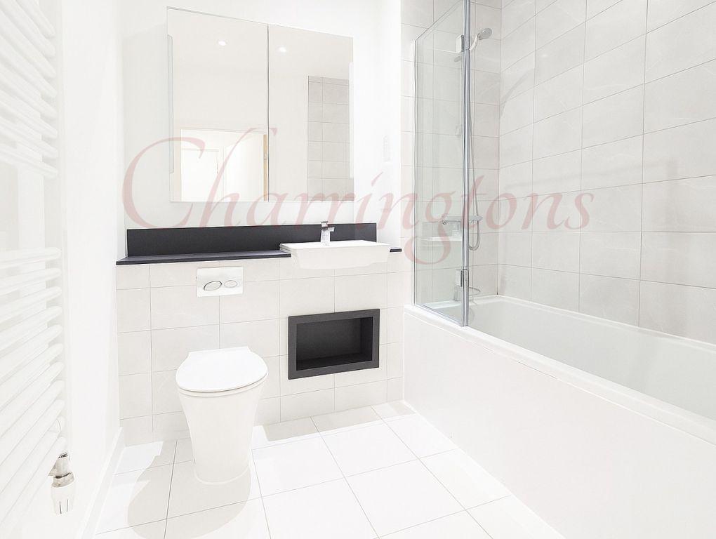MODERN TWO-BEDROOM DUPLEX WITH PRIVATE TERRACE AND PARKING IN HENDON WATERSIDE Image 14