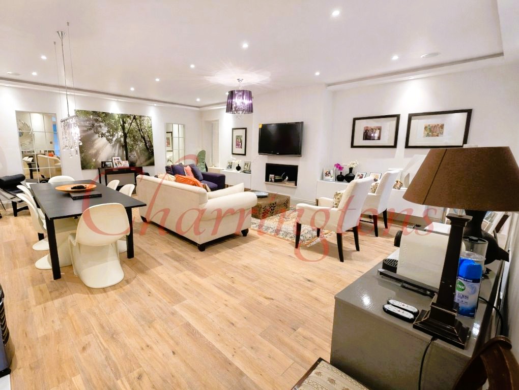 Spacious Three-Bedroom Flat on Linden Gardens W2 Image 1