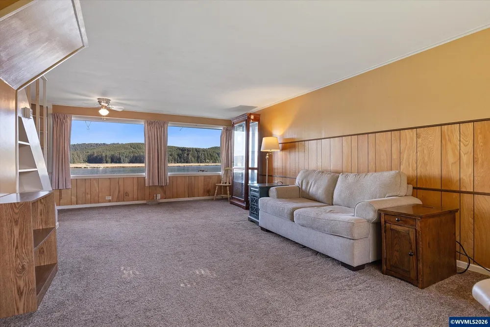 2032 SE Garden Way, Waldport, OR 97394