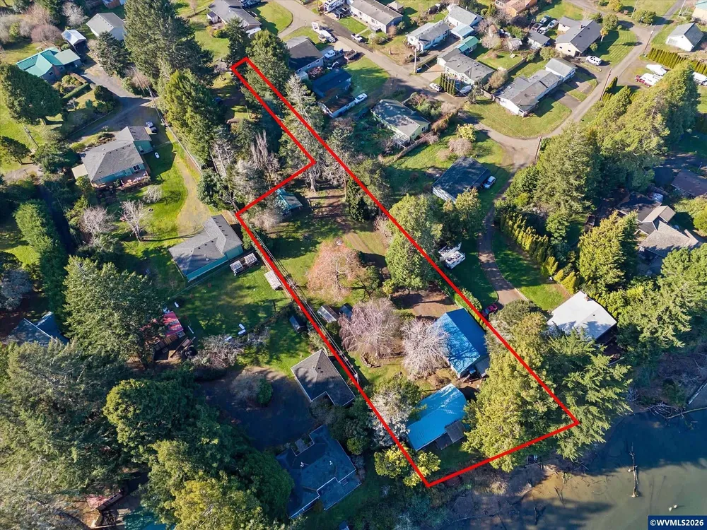 2032 SE Garden Way, Waldport, OR 97394