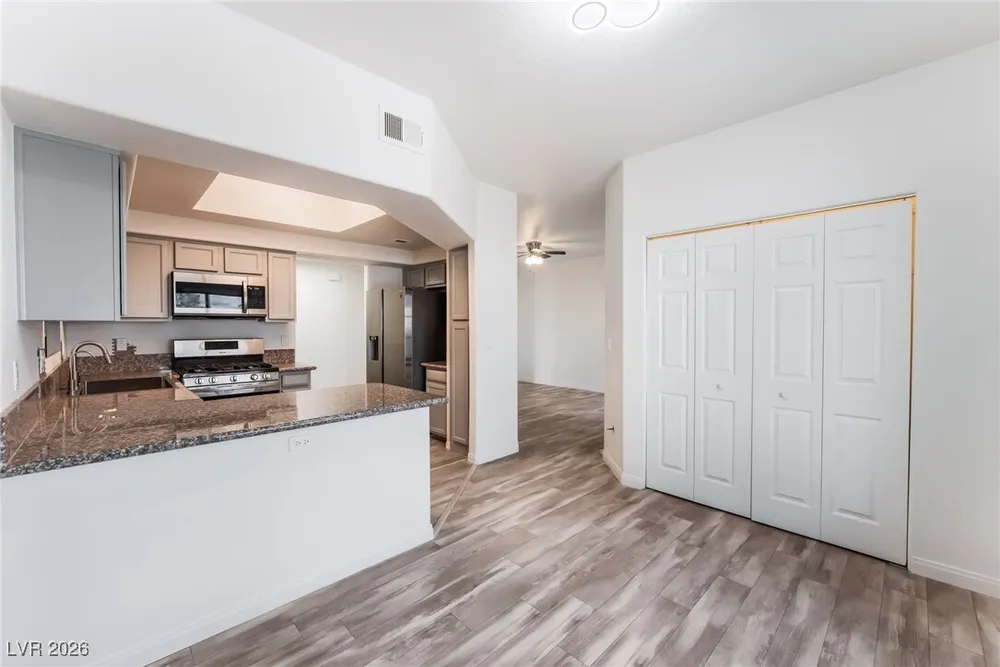 8432 Running Deer Ave, Las Vegas, NV 89145