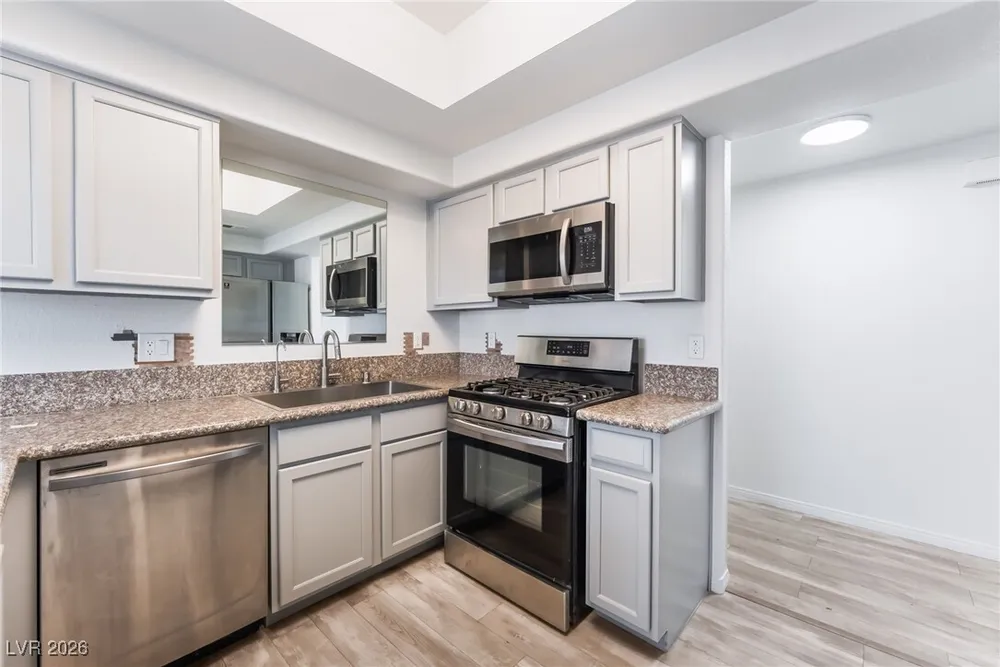 8432 Running Deer Ave, Las Vegas, NV 89145