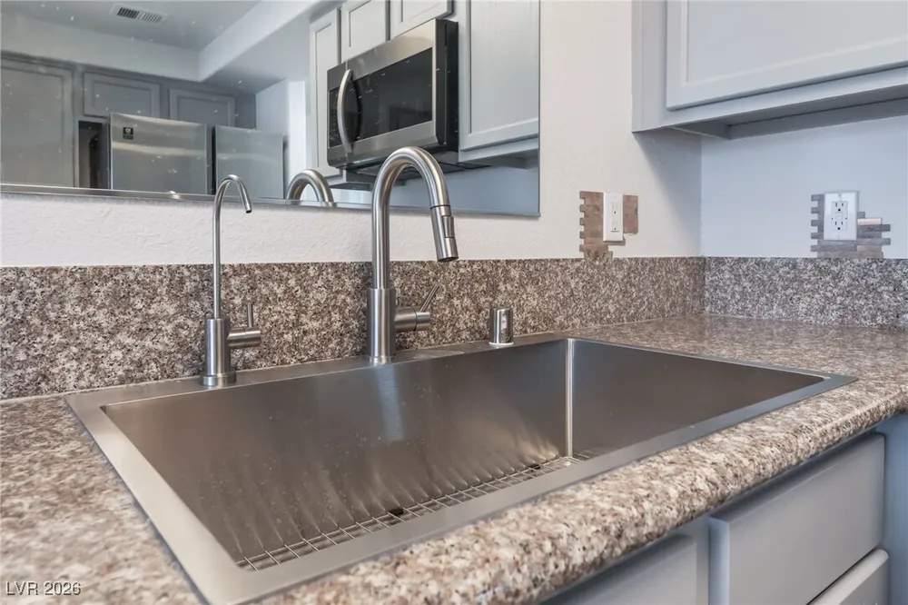 8432 Running Deer Ave, Las Vegas, NV 89145