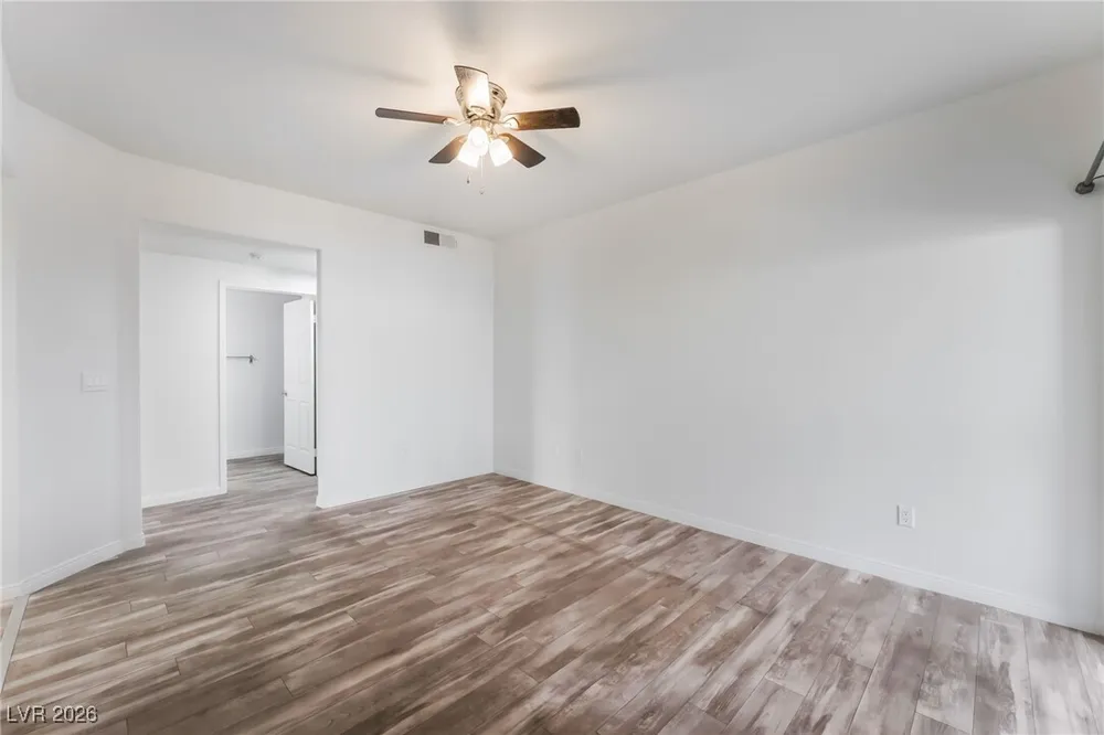 8432 Running Deer Ave, Las Vegas, NV 89145