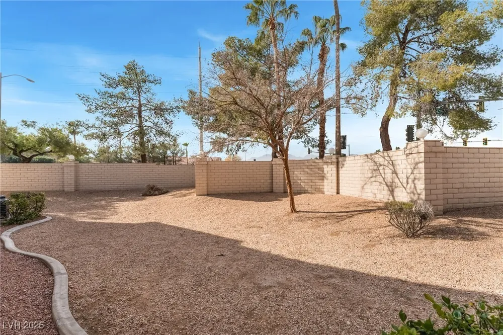 8432 Running Deer Ave, Las Vegas, NV 89145