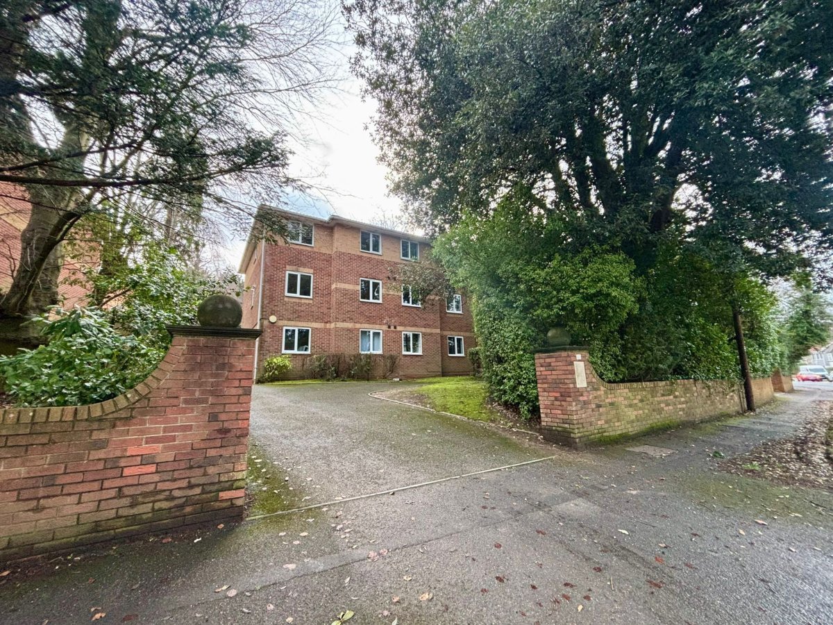 Surrey Road, Poole Image 12