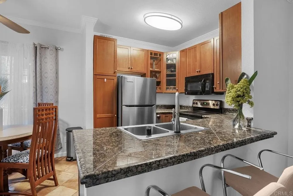 2220 Camino de la Reina, San Diego, CA 92108