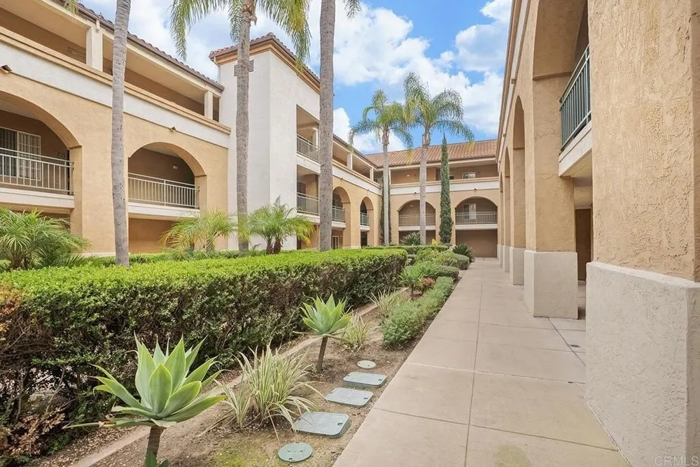 2220 Camino de la Reina, San Diego, CA 92108