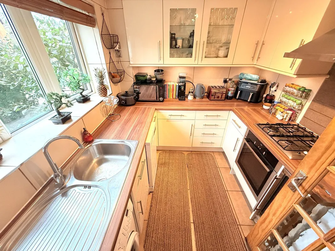 Marshalls Close, London, N11