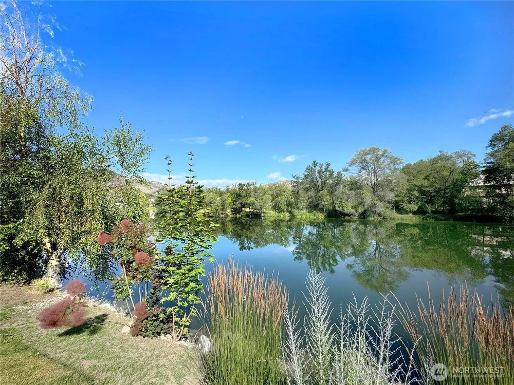 1616 Cherry St, Oroville, WA 98844