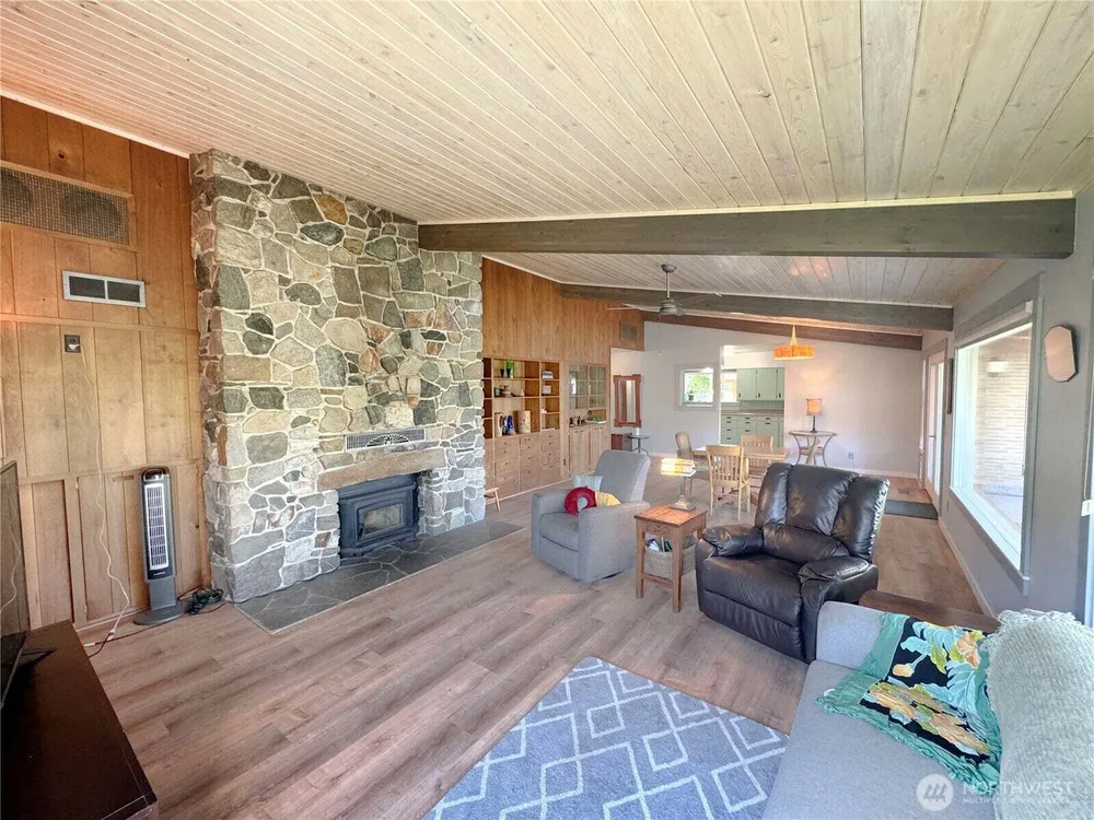 1616 Cherry St, Oroville, WA 98844
