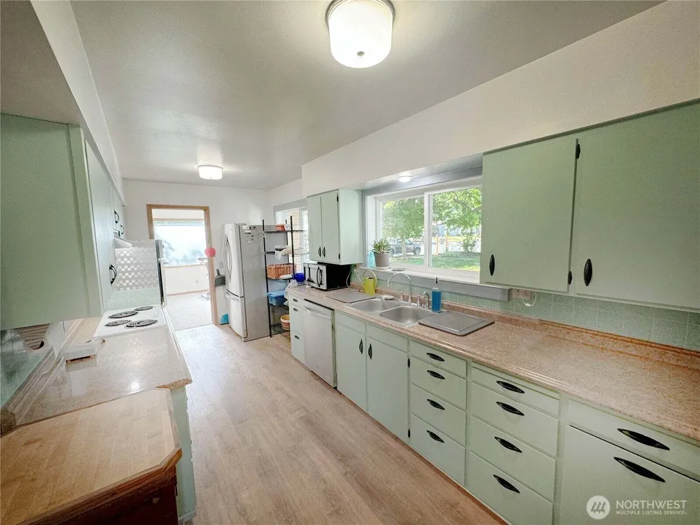 1616 Cherry St, Oroville, WA 98844