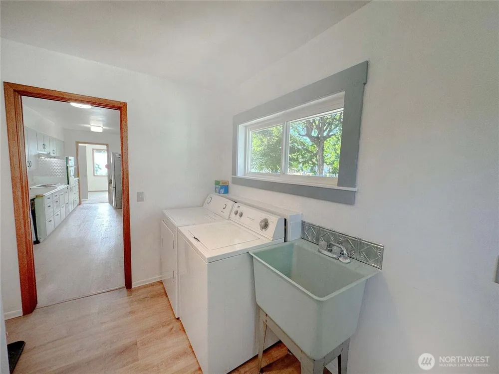 1616 Cherry St, Oroville, WA 98844