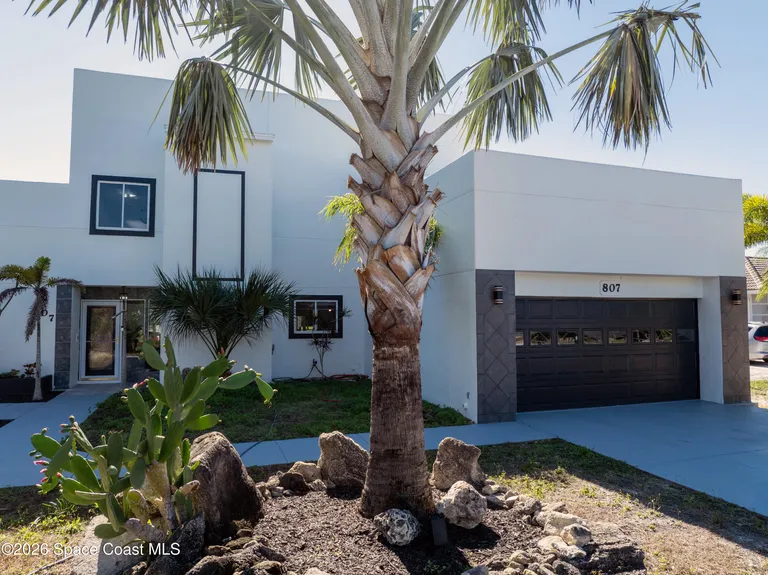 807 W Central Blvd, Cape Canaveral, FL 32920