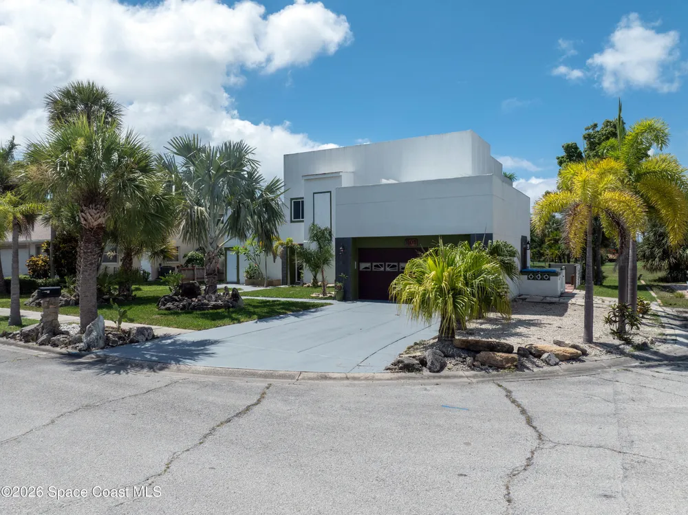 807 W Central Blvd, Cape Canaveral, FL 32920