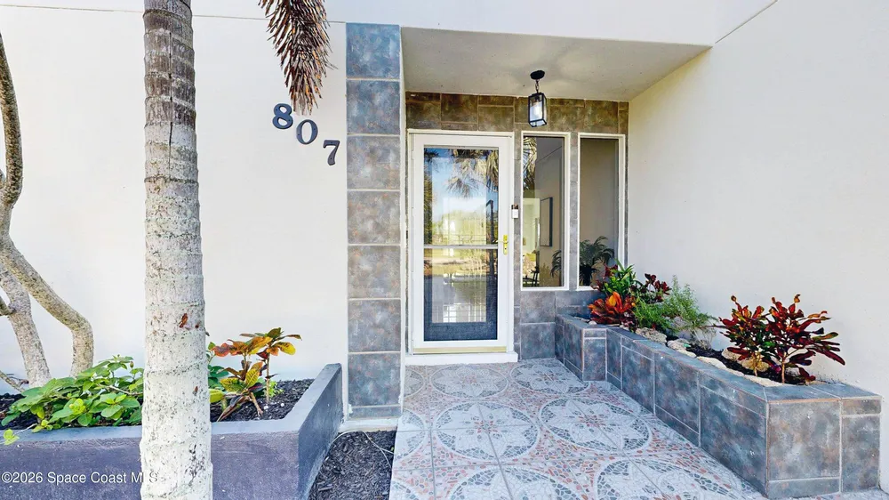 807 W Central Blvd, Cape Canaveral, FL 32920