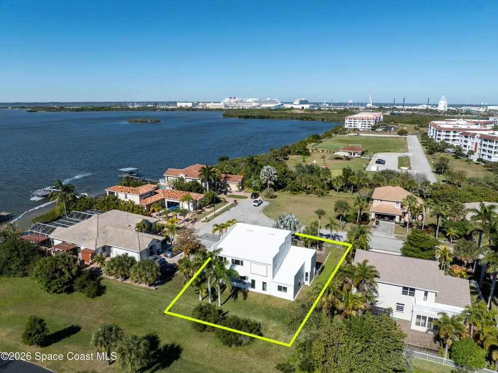 807 W Central Blvd, Cape Canaveral, FL 32920