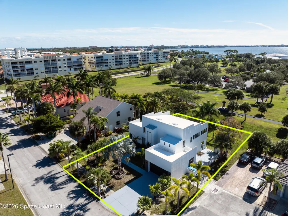 807 W Central Blvd, Cape Canaveral, FL 32920